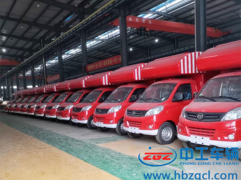 河南某服裝企業在我廠訂購一批服裝售賣車